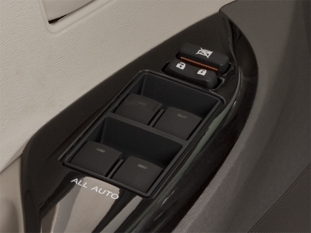 2013 Toyota SIENNA XLE 3.5L XLE 8 Passenger