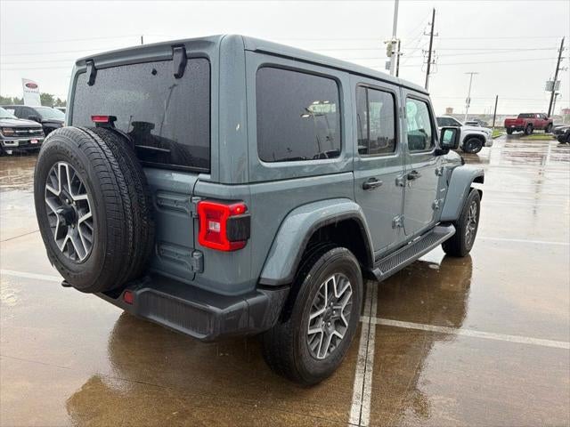 2024 Jeep Wrangler Sahara