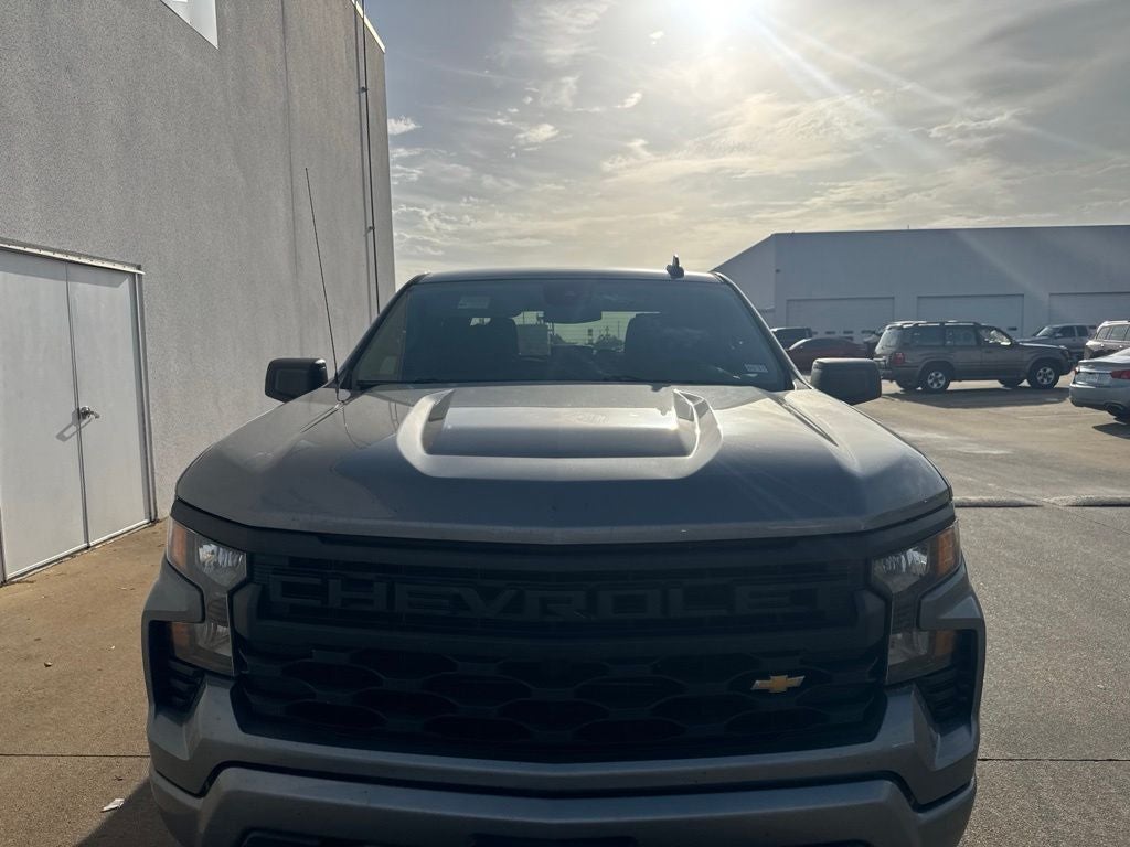2023 Chevrolet Silverado Custom