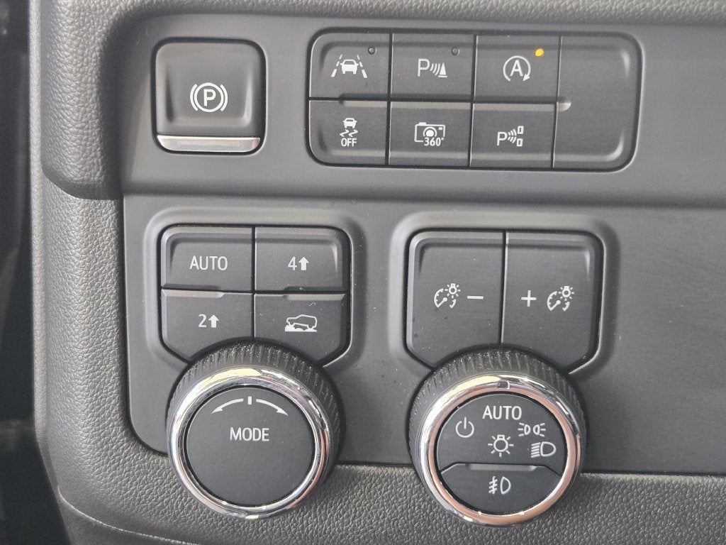 2025 Chevrolet Suburban RST