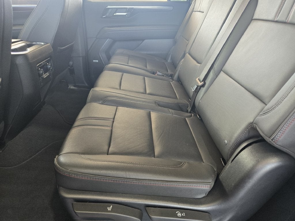 2025 Chevrolet Suburban RST