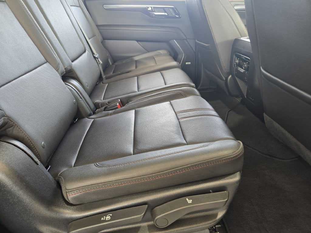 2025 Chevrolet Suburban RST