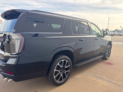 2025 Chevrolet Suburban RST