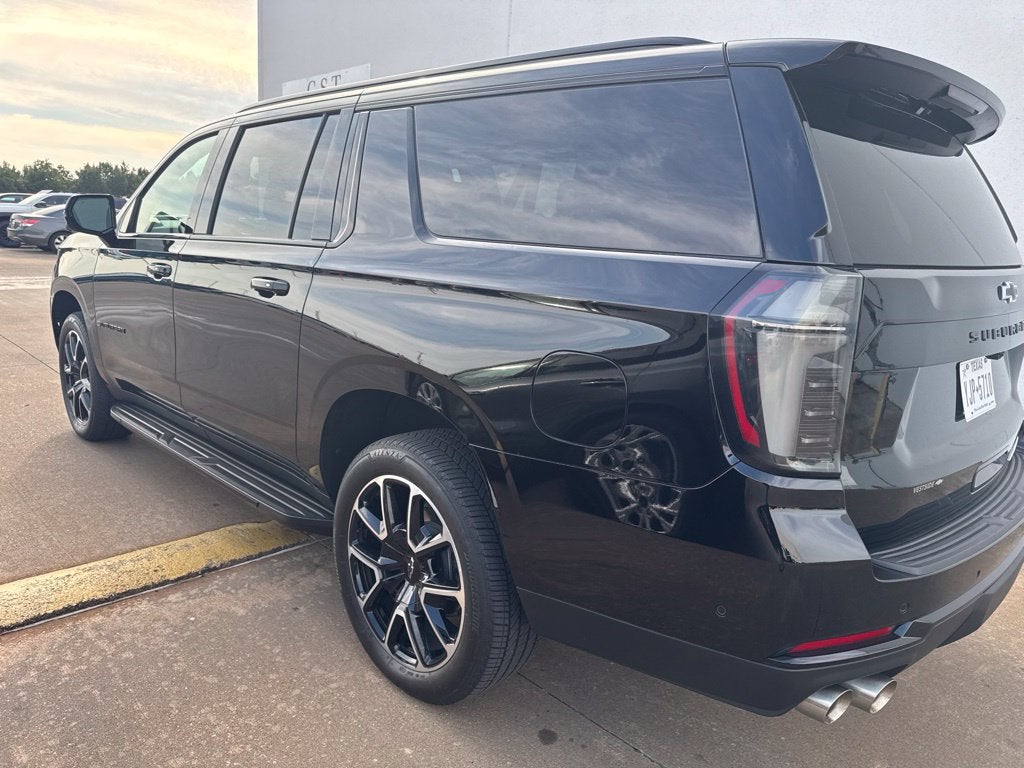 2025 Chevrolet Suburban RST