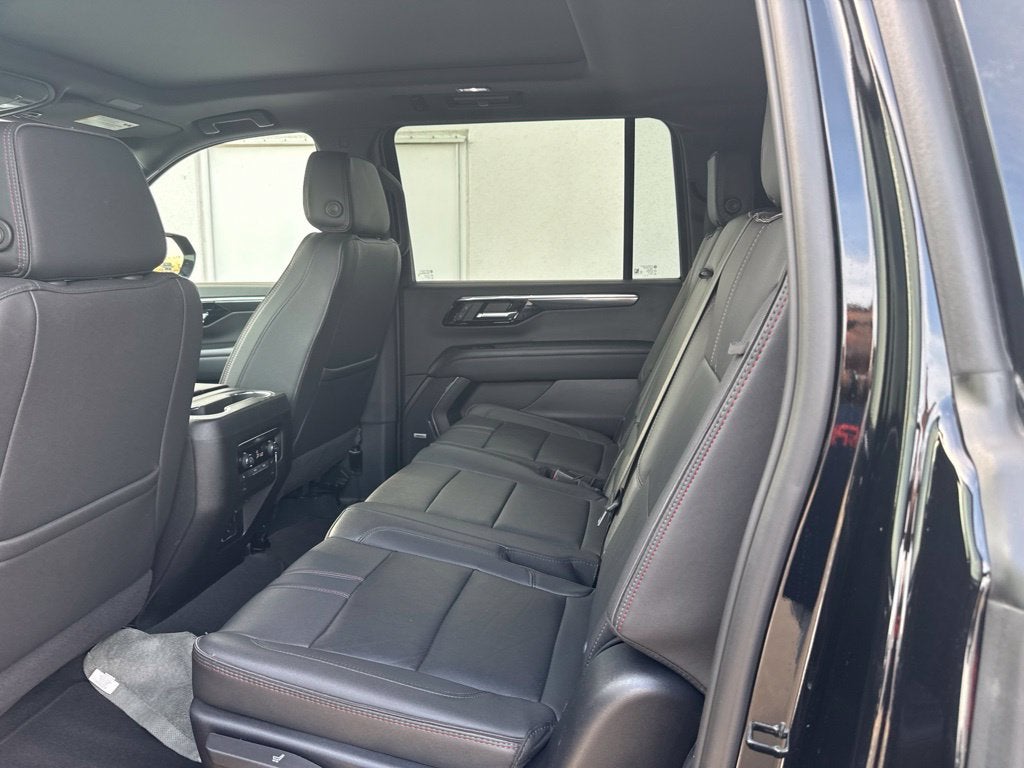 2025 Chevrolet Suburban RST