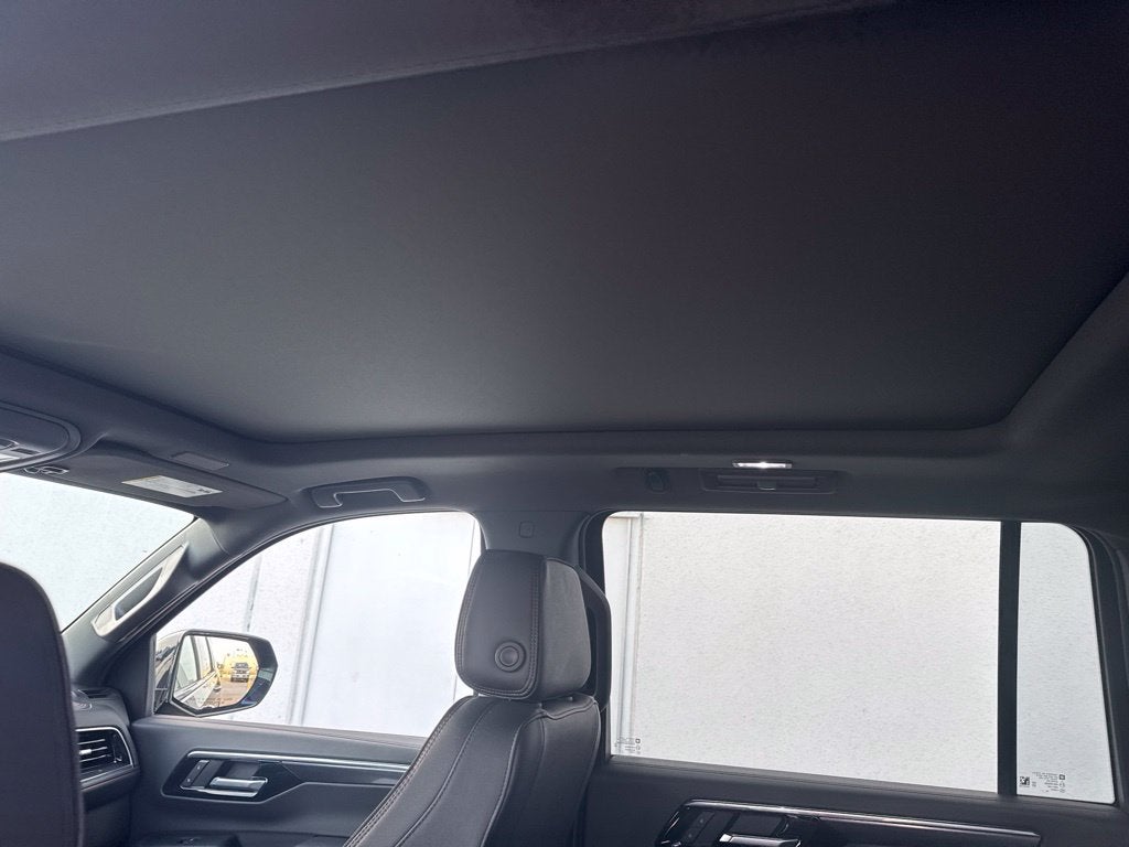 2025 Chevrolet Suburban RST