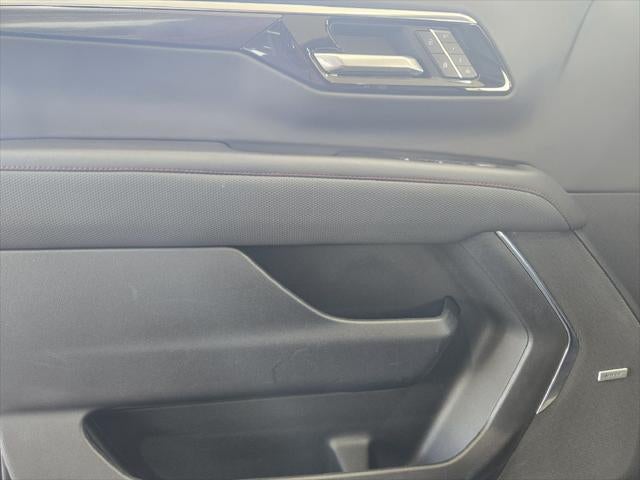 2025 Chevrolet Suburban RST