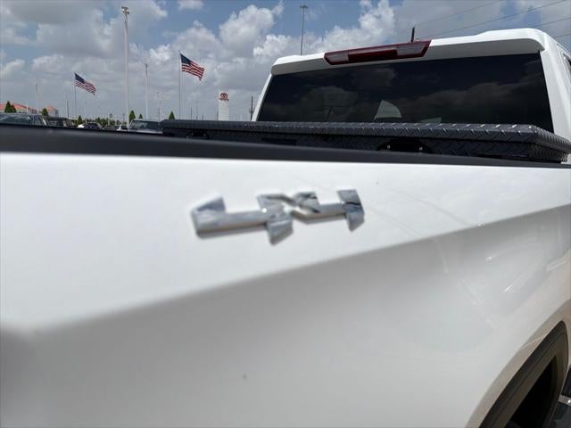 2026 GMC Sierra SLT