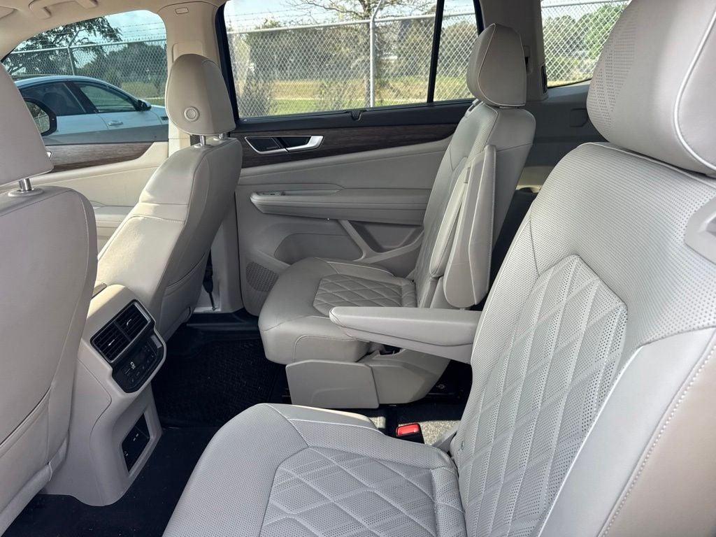 2025 Volkswagen Atlas 2.0T SEL Premium R-Line