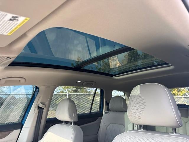 2025 Volkswagen Atlas 2.0T SEL Premium R-Line