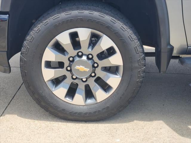 2024 Chevrolet Silverado HD Custom