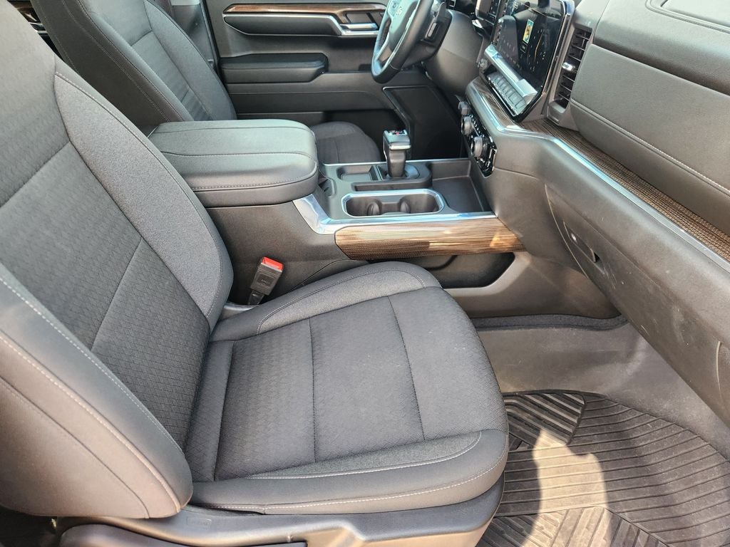 2023 Chevrolet Silverado LT