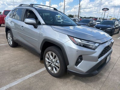 2025 Toyota RAV4 XLE Premium