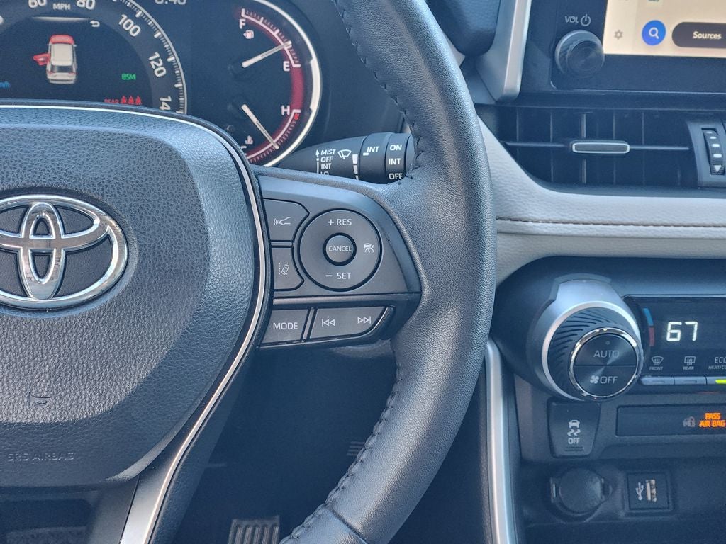 2025 Toyota RAV4 XLE Premium