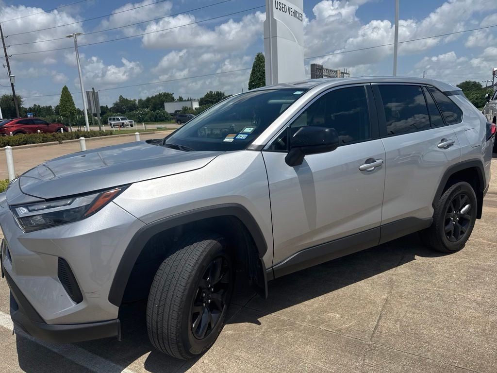 2025 Toyota RAV4 LE
