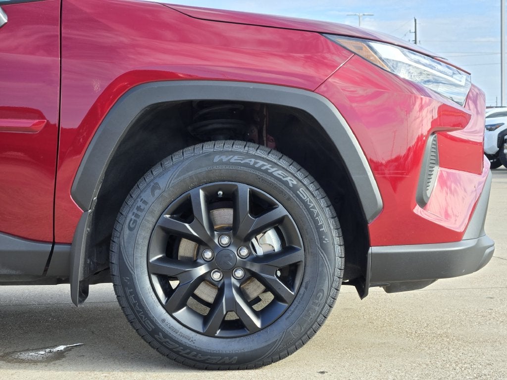 2025 Toyota RAV4 LE