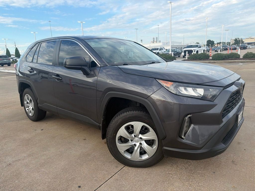 2022 Toyota RAV4 LE