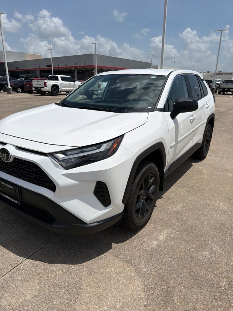 2025 Toyota RAV4 LE