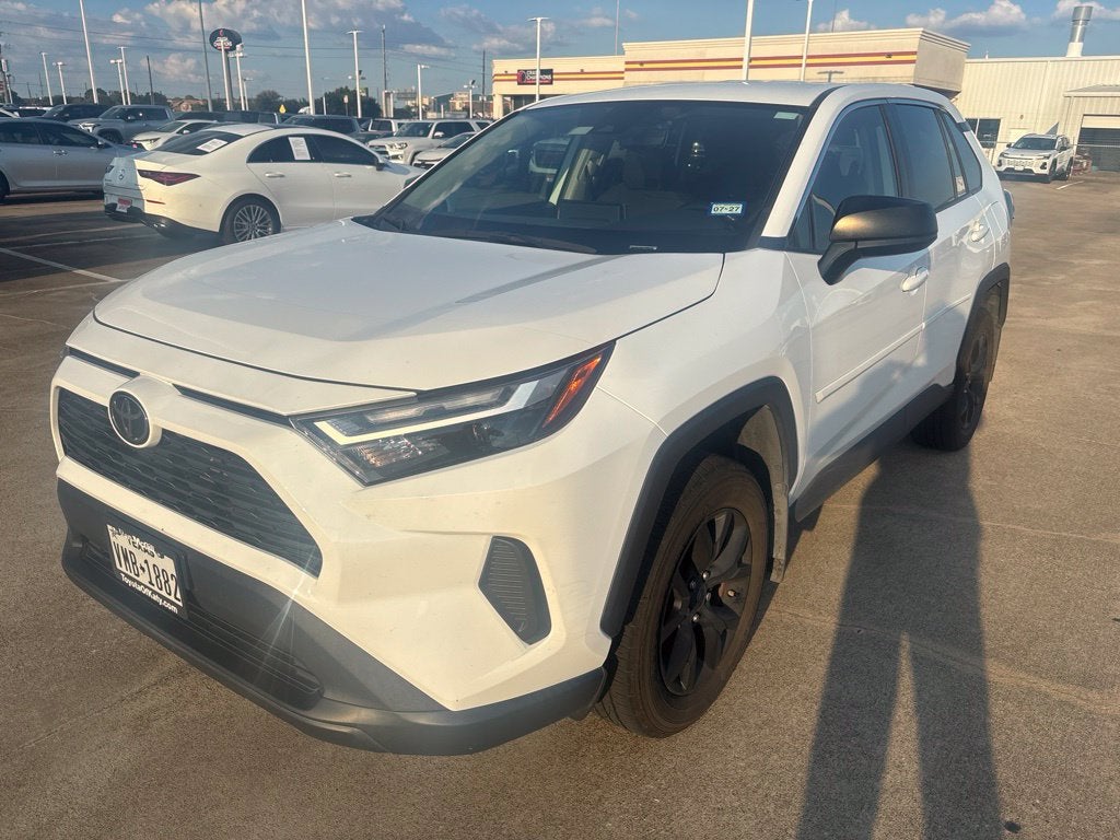 2024 Toyota RAV4 LE