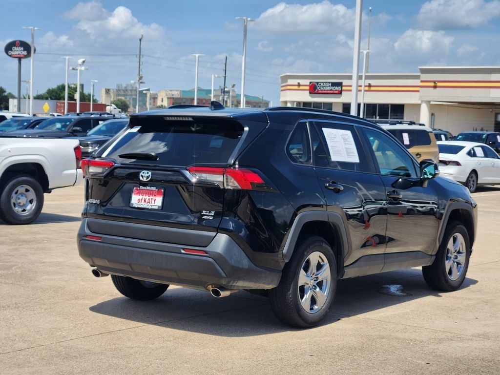 2025 Toyota RAV4 XLE