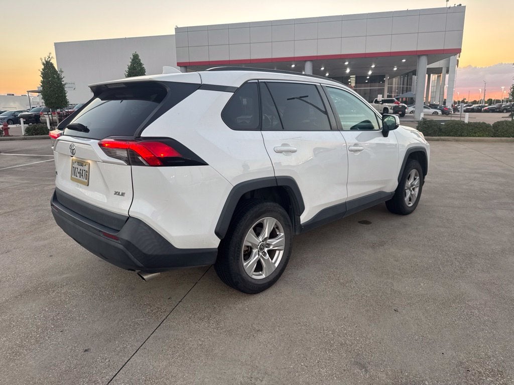 2021 Toyota RAV4 XLE