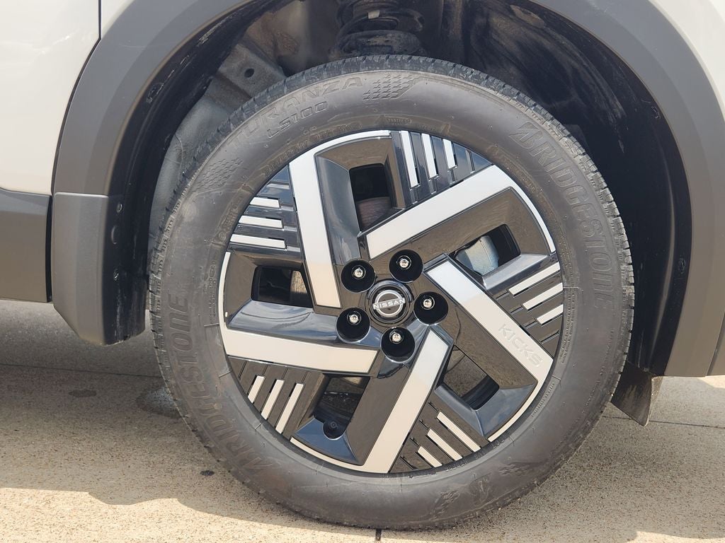 2025 Nissan Kicks MPV SV