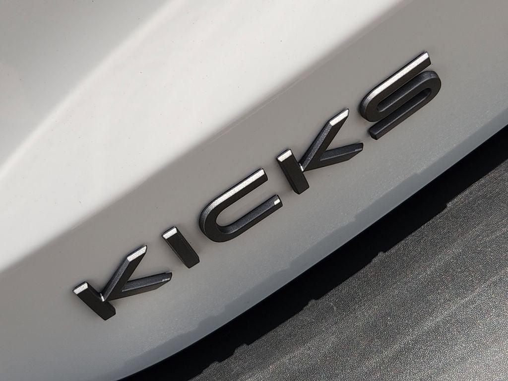2025 Nissan Kicks MPV SV