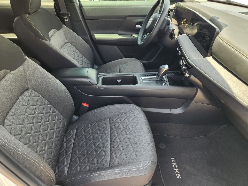2025 Nissan Kicks MPV SV