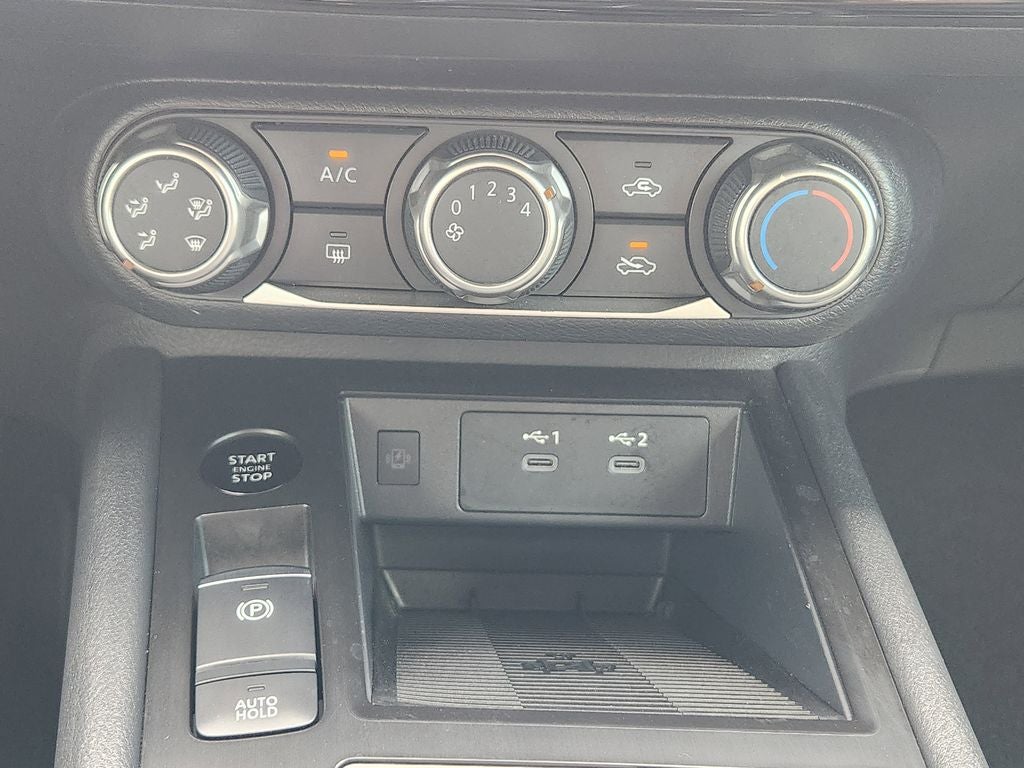 2025 Nissan Kicks MPV SV
