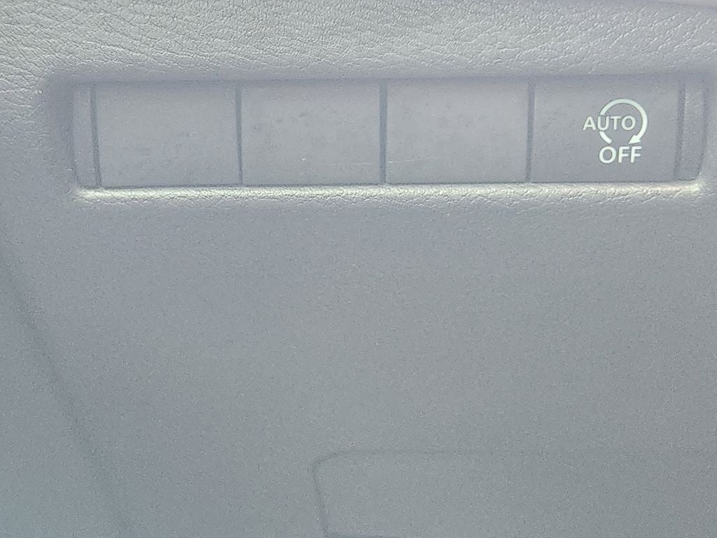 2025 Nissan Kicks MPV SV