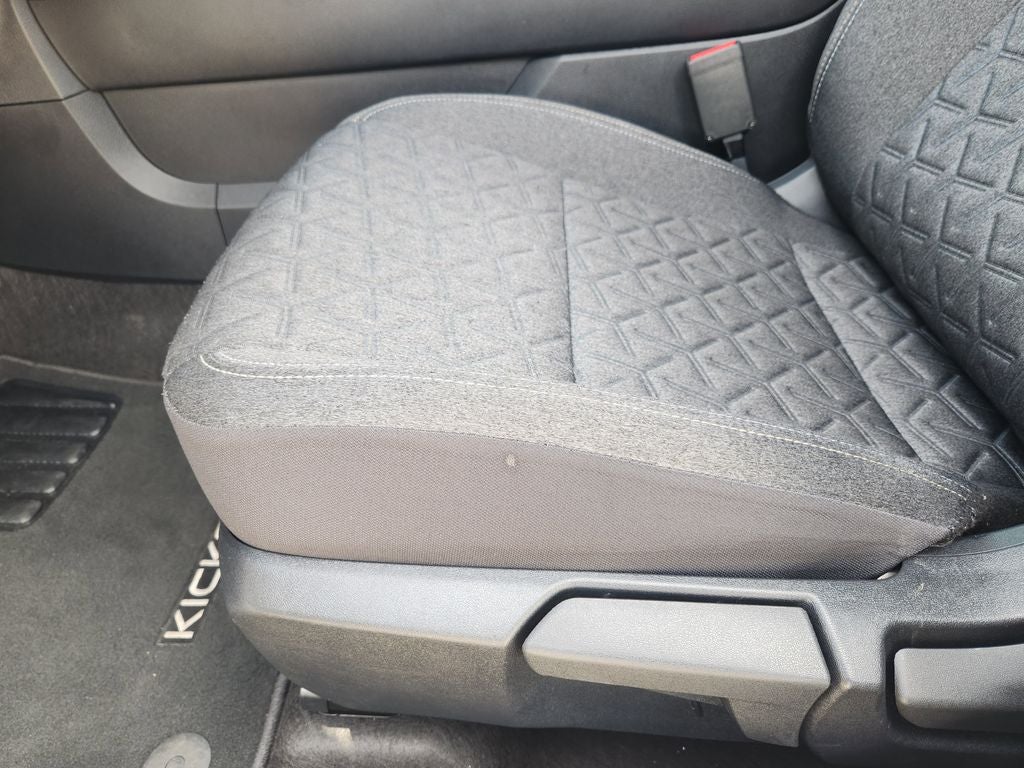 2025 Nissan Kicks MPV SV