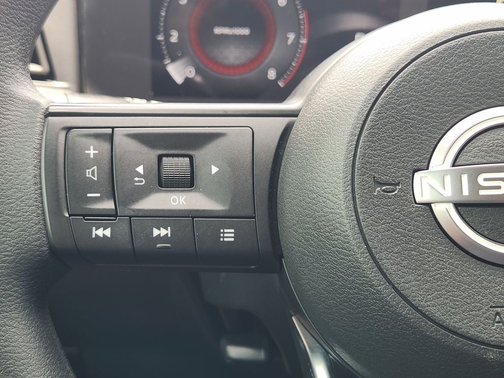 2025 Nissan Kicks MPV SV