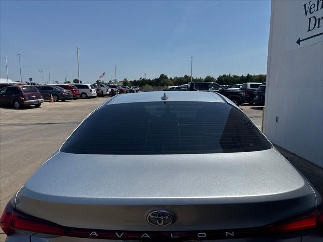 2020 Toyota Avalon XLE