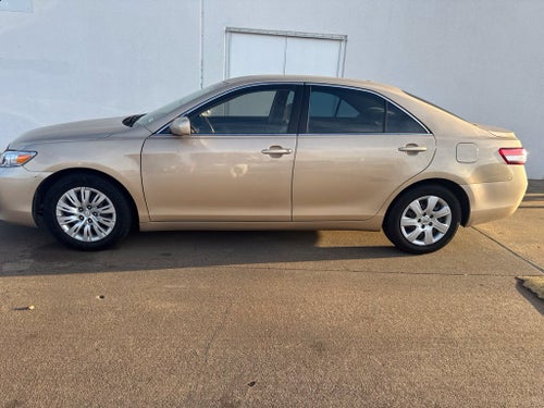 2010 Toyota CAMRY LE