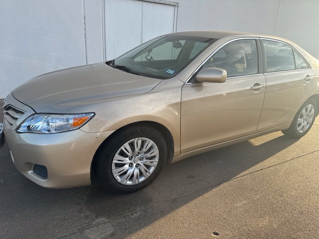 2010 Toyota CAMRY LE