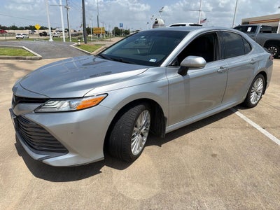 2020 Toyota Camry Hybrid XLE