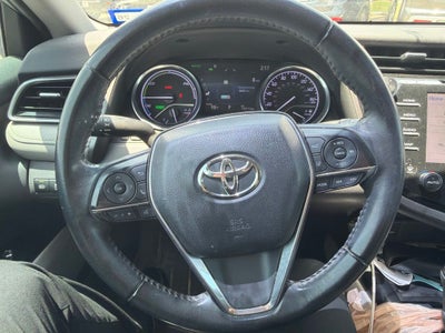 2020 Toyota Camry Hybrid XLE