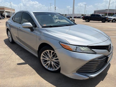 2020 Toyota Camry Hybrid XLE