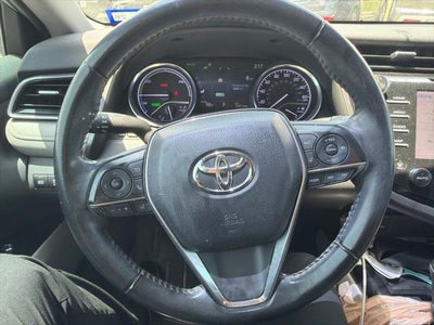 2020 Toyota Camry Hybrid XLE