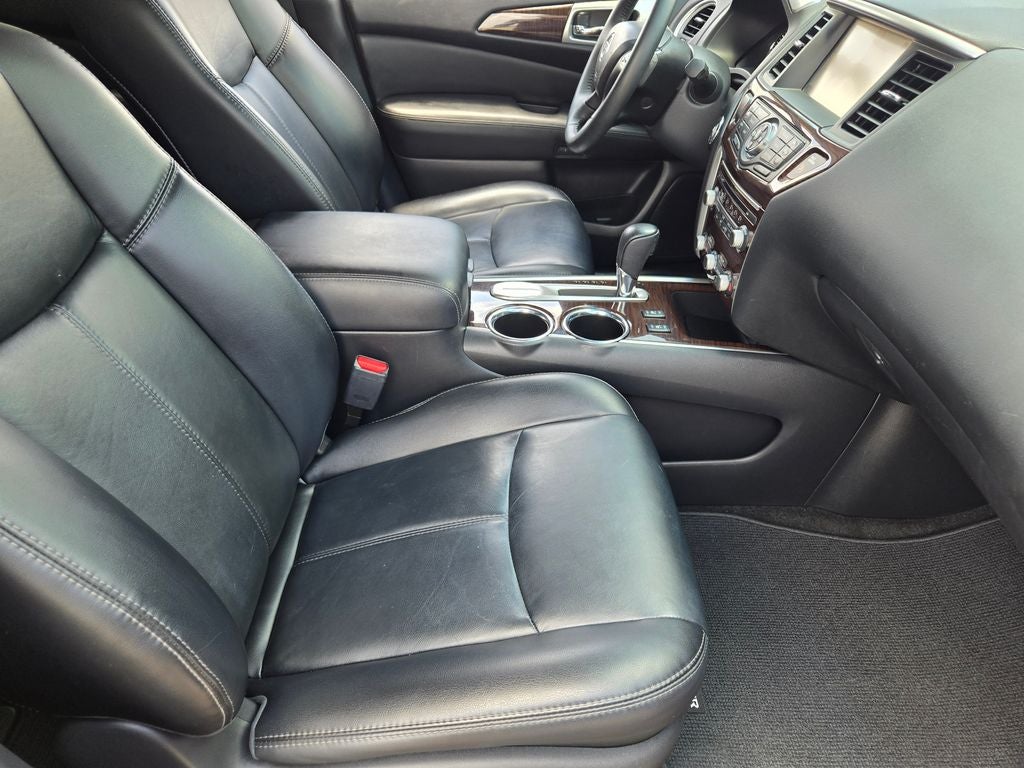 2016 Nissan Pathfinder SL