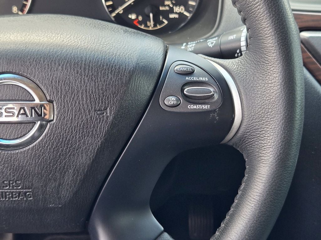 2016 Nissan Pathfinder SL