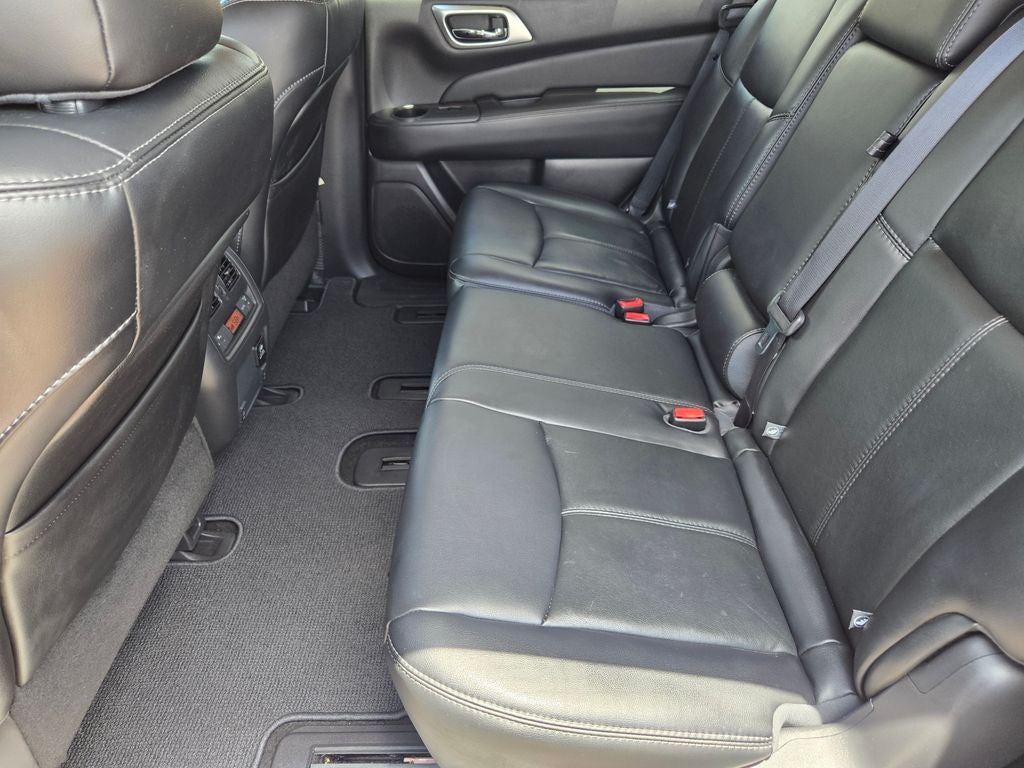 2016 Nissan Pathfinder SL