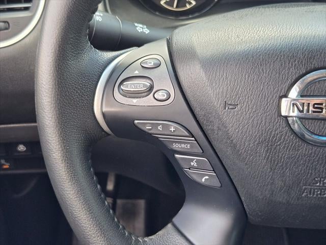 2016 Nissan Pathfinder SL