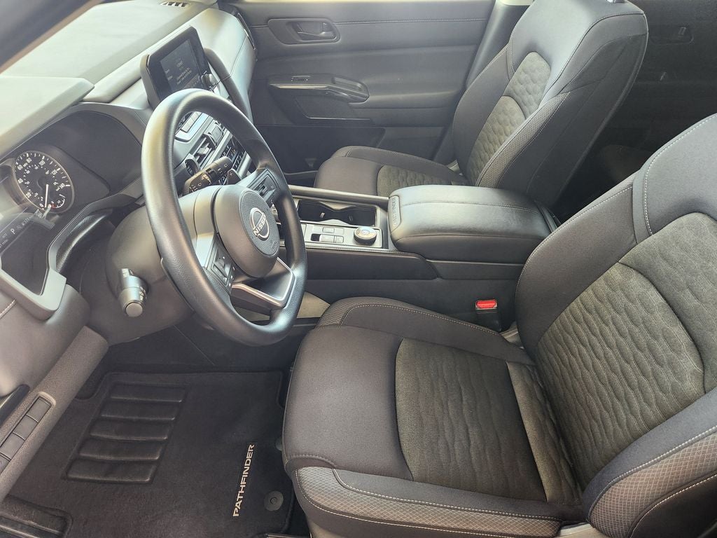 2025 Nissan Pathfinder S