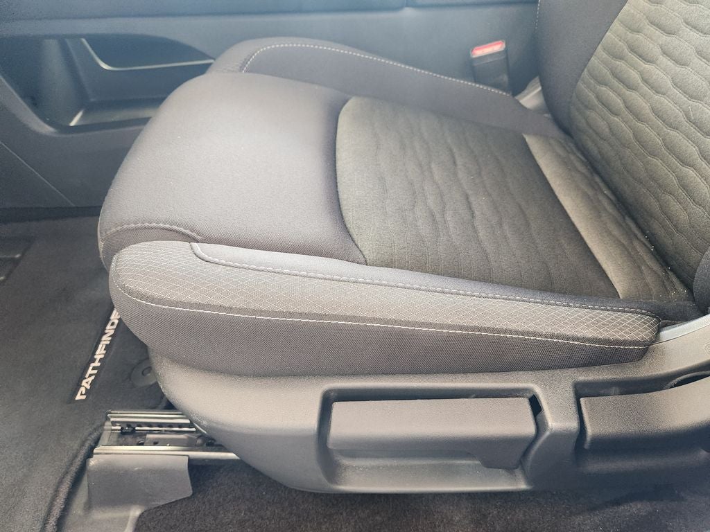 2025 Nissan Pathfinder S