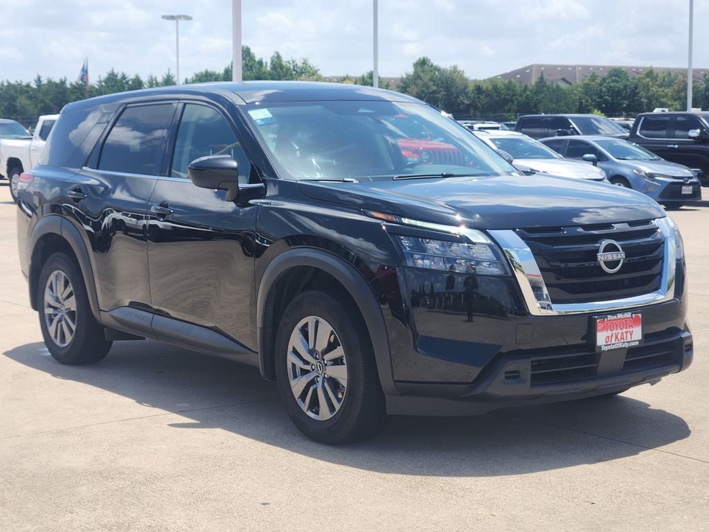 2025 Nissan Pathfinder S