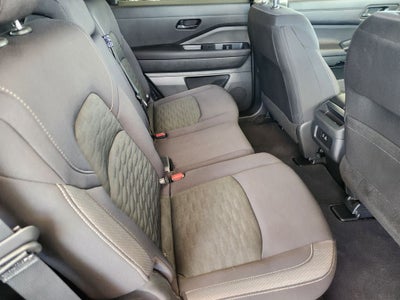 2025 Nissan Pathfinder S