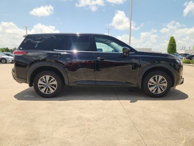 2025 Nissan Pathfinder S