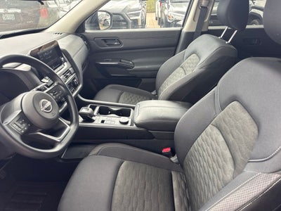 2025 Nissan Pathfinder S