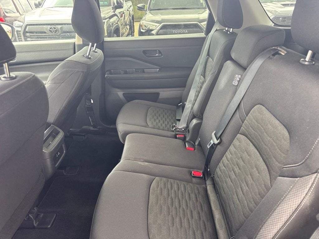 2025 Nissan Pathfinder S